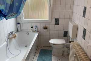 Freundliche und helle Dachgeschosswohnung mit fünf Zimmern in Essen-Schönebeck – Die vollständige Adresse der Immobilie erhältst du vom Anbieter., 45359 Schönebeck, Essen – Vorschaubild 9
