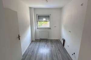 Familienfreundliches Reihenmittelhaus mit Garten in Nürnberg-Eibach – Die vollständige Adresse der Immobilie erhältst du vom Anbieter., 90451 Eibach, Nürnberg – Vorschaubild 6