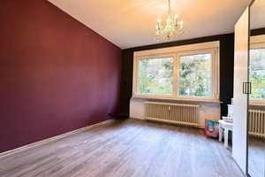 Attraktives Zweifamilienhaus in Toplage von Hedelfingen – Zwei Wohneinheiten mit Garten und Garage! – Stuttgart – Vorschaubild 11