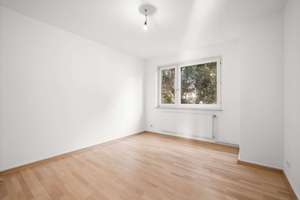 🏡 Charme trifft Perspektive – Großzügiges Haus mit Baugrundstück in Hannover-Badenstedt – Die vollständige Adresse der Immobilie erhältst du vom Anbieter., 30455 Badenstedt, Hannover – Vorschaubild 4