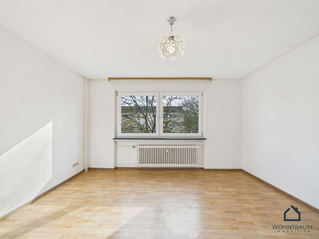 Immobilie in Lahr/Schwarzwald - Lichtdurchflutete 4-Zimmer-Wohnung mit Loggia & Garage - Bild 3