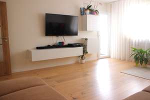 Wohnen mit Charakter: Modernisierte 3-Zimmer-Wohnung in Köln-Urbach – Die vollständige Adresse der Immobilie erhältst du vom Anbieter., 51145 Urbach, Köln – Vorschaubild 2