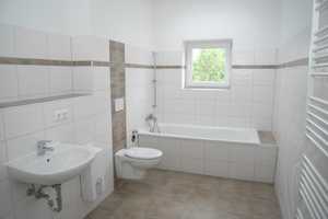 Ansprechende 3 Zimmer im Dachgeschoss+Balkon+Loggia+Tageslichtbad mit mit Badewanne+Abstellraum ! – Schönebecker Str. 47, 39104 Magdeburg – Vorschaubild 19