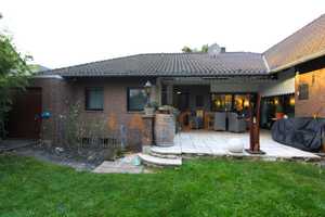 :::ZENTRALE LAGE:::BUNGALOW:::SCHÖNES GRUNDSTÜCK:::EINLIEGERWOHNUNG:::
GARAGE::: – Rhein-Sieg-Kreis – Vorschaubild 1