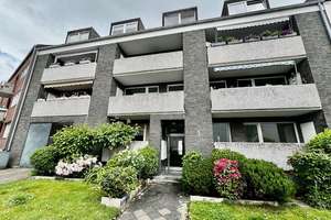 • Rheinlage • Wohnung mit Loggia •