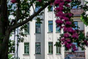 Wohnung mit Balkon ins Grüne und Bad mit Wanne - Einbauküche möglich