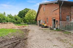 Loxstedt - Düring | Zweifamilienhaus mit Pferdestallen, Ferienapartment, Pool, Stall, Reithalle, Pad – Die vollständige Adresse der Immobilie erhältst du vom Anbieter., 27612 Loxstedt – Vorschaubild 24