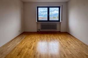 Seltene Gelegenheit am Schloßberg: 3-Zi-Wohnung mit zwei Balkonen und traumhaftem Bergblick! – Die vollständige Adresse der Immobilie erhältst du vom Anbieter., 83071 Stephanskirchen – Vorschaubild 6