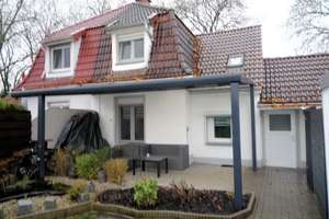      Charmantes Haus mit Kaminofen und sonnigem Garten in Ahlen