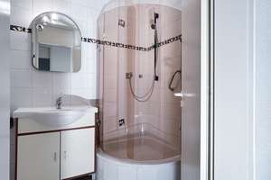 Property thumbnail 9