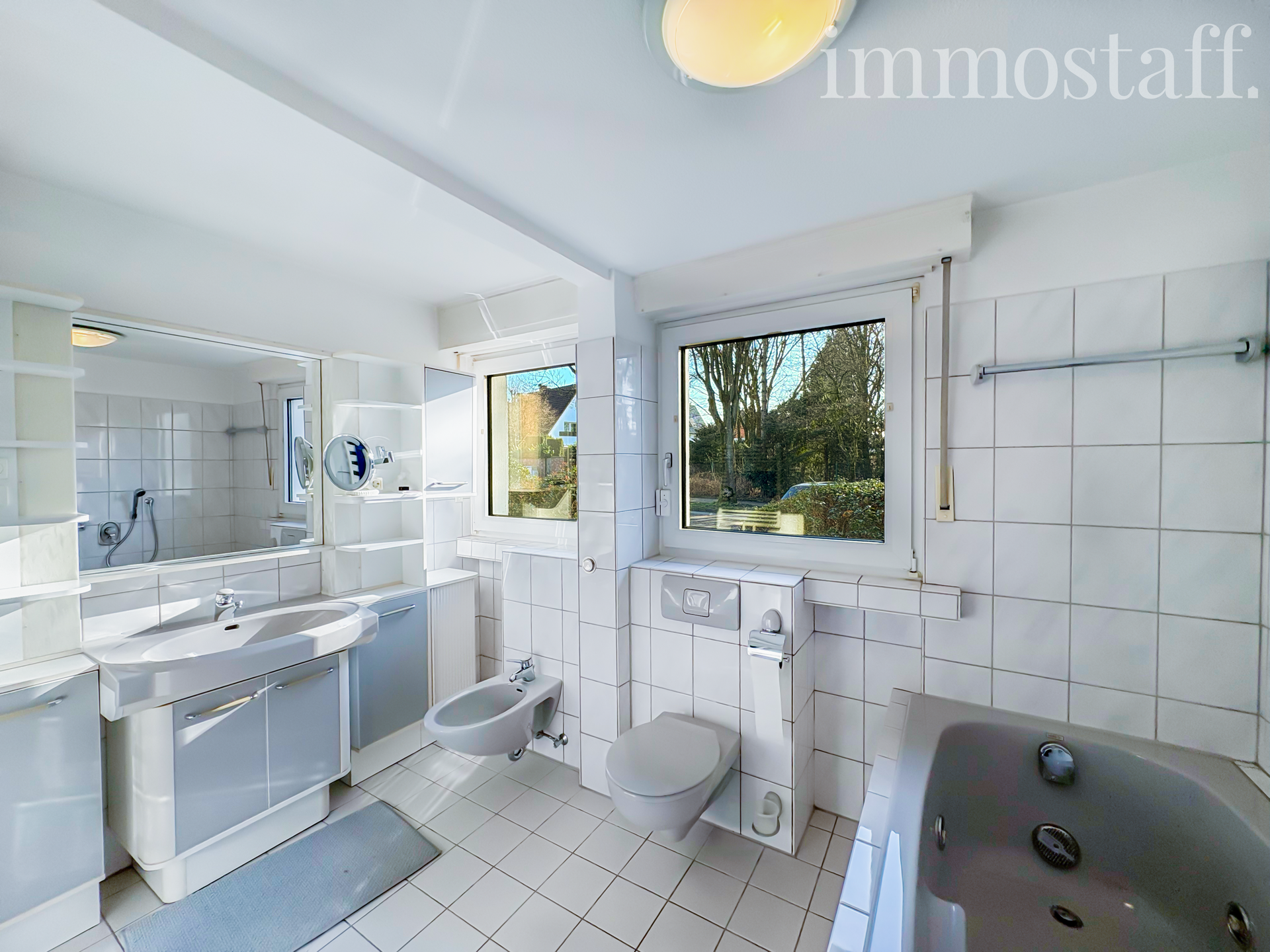 Immobilie in Bottrop - FREISTEHEND & RUHIG: Zweifamilienhaus mit 3 Garagen in idyllischer Sackgassenlage zu verkaufen. - Bild 9