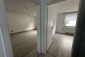 Großzügiges Einfamilienhaus mit prächtigem Gartengrundstück – Die vollständige Adresse der Immobilie erhältst du vom Anbieter., 42651 Solingen-Mitte, Solingen – Vorschaubild 9