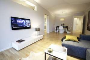Schöne, zentral gelegene und ruhige 2 Zimmer Wohnung in München-Schwabing, 2 Balkone, TG – Germaniastr. 13, 80802 Münchner Freiheit, München – Vorschaubild 1