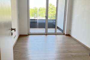 Schöne helle, moderne,  4-Zimmer-Wohnung  - 2 Loggia - am Münchner Westkreuz - POZ – Die vollständige Adresse der Immobilie erhältst du vom Anbieter., 81243 Aubing-Süd, München – Vorschaubild 10