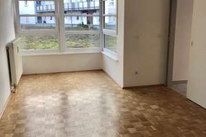Attraktive, modernisierte 1,5-Zimmer-Wohnung mit EBK in Regensburg