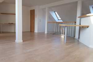 ***GEMÜTLICHES DACHGESCHOSS IN RUHIGER LAGE MIT VIEL PLATZ*** – Franz-Wiesner-Str. 12, 9131 Chemnitz – Vorschaubild 3