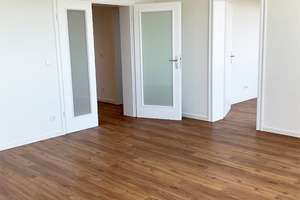 Wohngenuss & Rheinblick, frisch modernisiert mit Rundum-Panorama-Balkon, neues Bad, Gäste-WC, Aufzug – Krohstraße 4, 50968 Bayenthal, Köln – Vorschaubild 6
