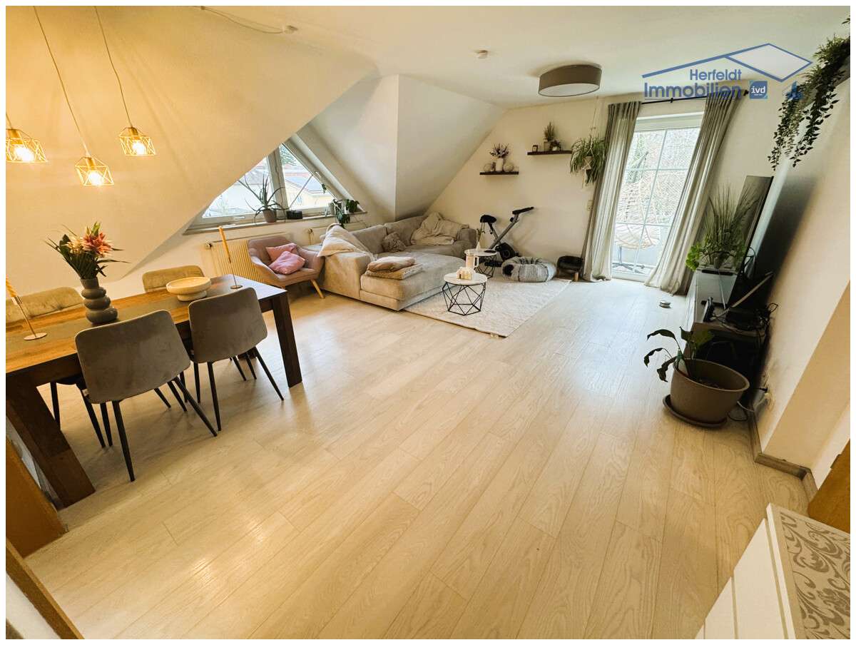 Immobilie in Klosterlechfeld - Exklusive 3,5-Zimmer-Maisonette in ruhiger Lage mit Balkon & 4 Stellplätzen - sofort bezugsfrei - Bild 5