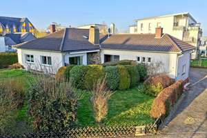 Stilvoller Winkelbungalow in der ältesten Stadt des Hunsrücks! – Koppensteiner Weg 1, 55481 Kirchberg (Hunsrück) – Vorschaubild 1