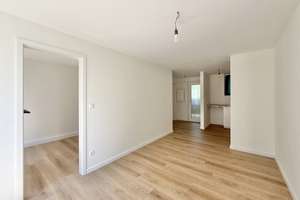 Moderne & frisch sanierte 2-Zimmer-Wohnung: hell, freundlich + schöner Ausblick ins Grüne – Washingtonweg 1A, 30519 Mittelfeld, Hannover – Vorschaubild 1