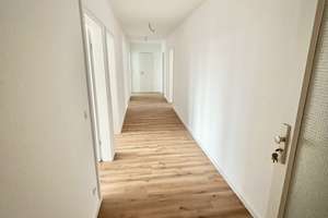 Geräumige 4-Zimmer-Wohnung in Koblenz Mitte – Die vollständige Adresse der Immobilie erhältst du vom Anbieter., 56068 Mitte, Koblenz – Vorschaubild 2