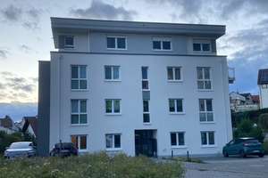 Exklusive, helle 4-Zimmer-Wohnung mit Balkon, Einbauküche und TG-Stellplatz in guter Lage