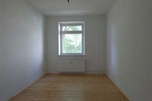 *sanierte Altbauwohnung mit Tageslichtbad im Erdgeschoss* – Harkortstr. 51-53, 45145 Holsterhausen, Essen – Vorschaubild 9