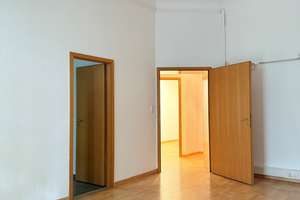 Bezugsfreie 2-Zimmer-Wohnung mit Balkon in Berlin-Wedding zum Selbstgestalten und Wert steigern! – Die vollständige Adresse der Immobilie erhältst du vom Anbieter., 13359 Gesundbrunnen, Berlin – Vorschaubild 1
