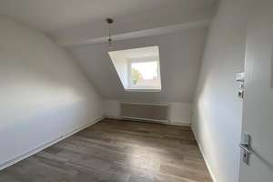 Helle 2 Zimmer-Dachgeschosswohnung zentral in Bremerhaven – Schönianstraße 32, 27570 Geestemünde, Bremerhaven – Vorschaubild 3