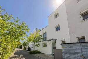Reihenhaus mit Garten und großzügiger Dachterrasse in ruhiger Lage – Die vollständige Adresse der Immobilie erhältst du vom Anbieter., 70437 Zuffenhausen-Im Raiser, Stuttgart – Vorschaubild 3
