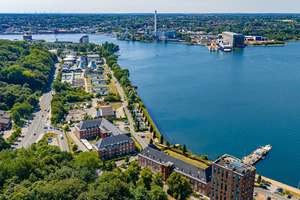 Exklusives Wohnen in erster Wasserlage – Traumwohnung mit Panoramablick über die Flensburger Förde – Die vollständige Adresse der Immobilie erhältst du vom Anbieter., 24944 Stützpunkt, Flensburg – Vorschaubild 2