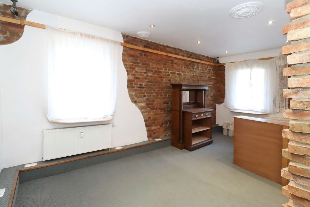 Immobilie in Coppenbrügge - Perfekte Mischung aus Wohn- und Geschäftshaus: Große Gewerbefläche mit 5 WE - Bild 3