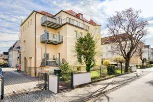Eindrucksvolle Maisonette - Fünf Räume mit Stil & Eleganz – Die vollständige Adresse der Immobilie erhältst du vom Anbieter., 1277 Blasewitz (Stadtteil), Dresden – Vorschaubild 1