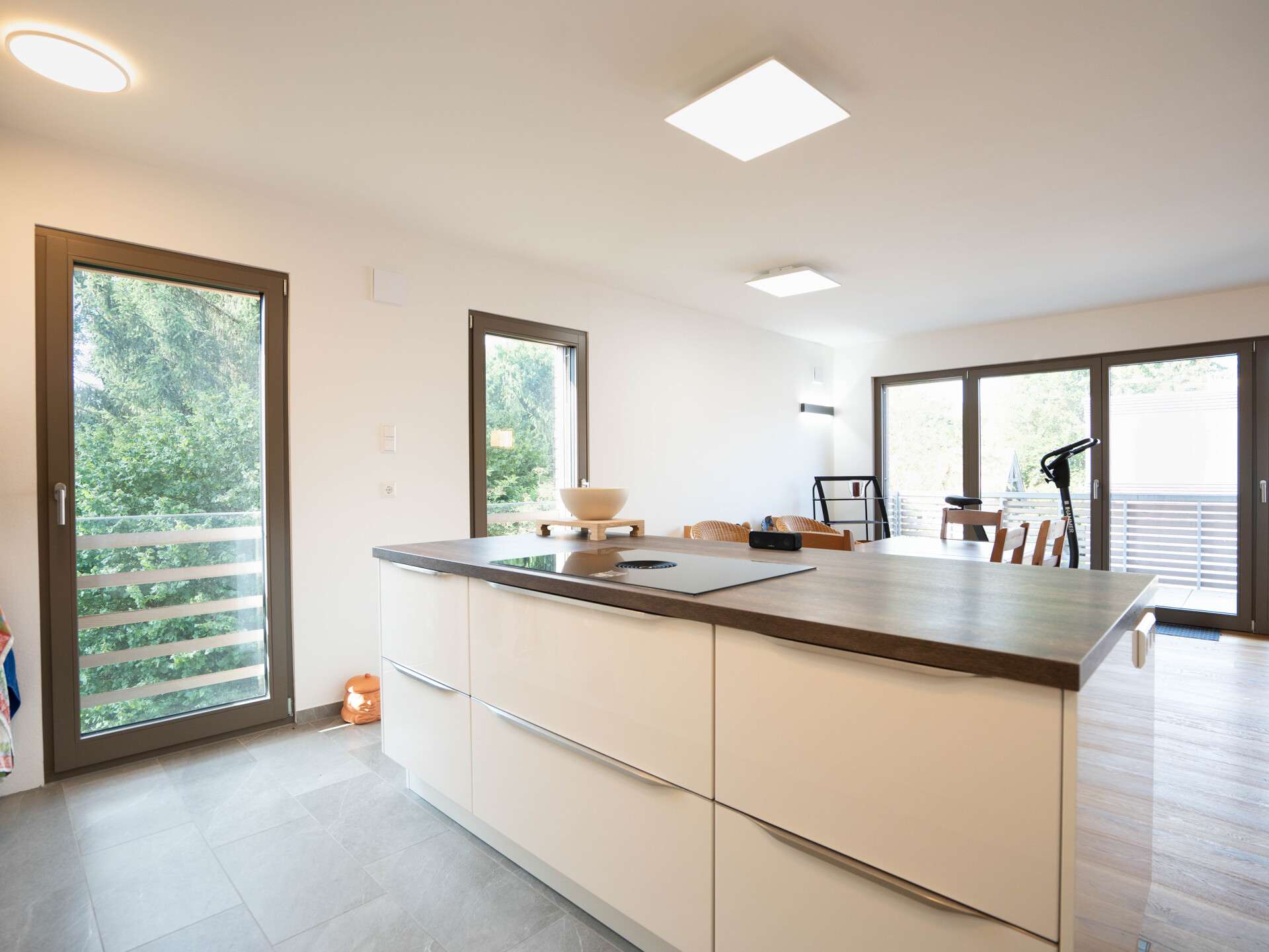 Immobilie in Wolfegg - Penthousewohnung mit Dachterrasse und Blick ins Grüne + TG-Platz und Außenstellplatz - Bild 3