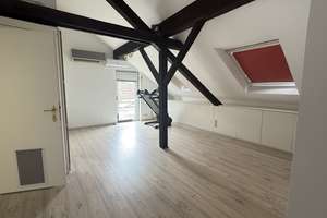 Geräumige Dachgeschosswohnung mit stilvoller Dachterrasse in Solingen-Gräfrath.