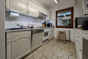 Property thumbnail 11