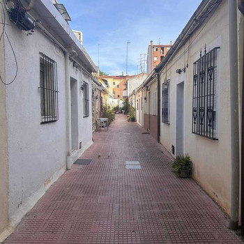 Charmantes Reihenhaus in Pueblo Nuevo, Madrid 300.000