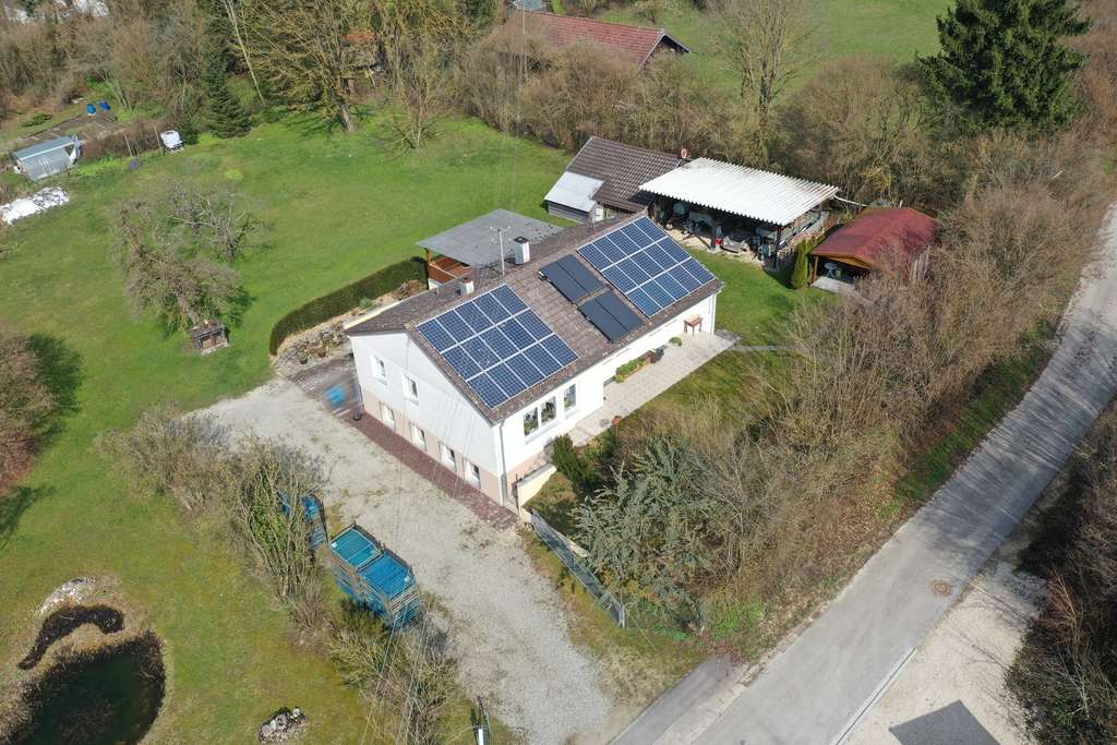Immobilie in Finningen - Tierhalter u. Familien aufgepasst! Einfamilienhaus mit Einliegerwohnung, Nebengebäuden und 3600m2 ! - Bild 1
