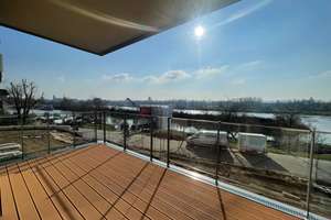 * in 1. Reihe mit großem Süd-Balkon u. herrlichem Elbblick * 6140 *