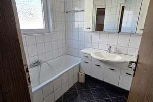 Gepflegte 3-Zimmer-Wohnung mit überdachter Terrasse und Gartenanteil in Karlsruhe-Knielingen – Die vollständige Adresse der Immobilie erhältst du vom Anbieter., 76187 Knielingen, Karlsruhe – Vorschaubild 10