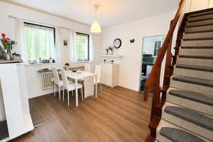 Zeitloses Kettenreihenhaus im Bauhausstil – ruhige Lage in Hamburg-Volksdorf – Die vollständige Adresse der Immobilie erhältst du vom Anbieter., 22359 Volksdorf, Hamburg – Vorschaubild 4