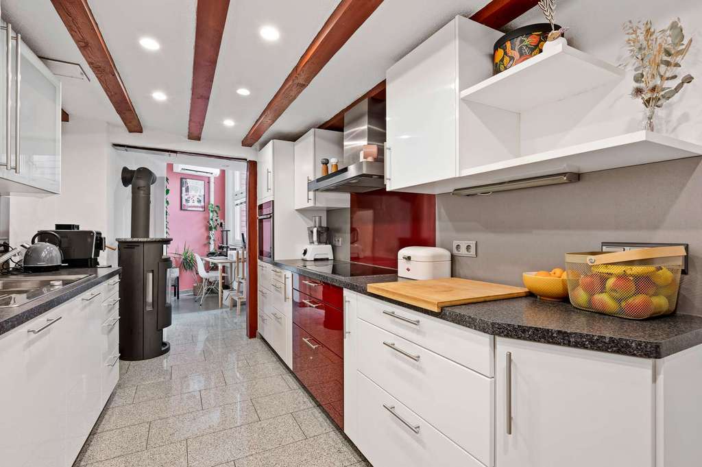 Immobilie in Cleebronn - Reihenmittelhaus mit XXL Balkon, Scheune, PV-Anlage & Garage in Cleebronn - Bild 4