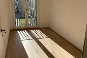 Sonnige, exklusive 3-Zimmer-Wohnung in München-Aubing – neuwertig, Südausrichtung, mit Einbauküche – Maria-Arndts-Straße 5, 81249 München – Vorschaubild 9