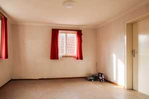 Gestaltbares Zuhause in Filderstadt-Harthausen: EFH mit Renovierungsbedarf in Vorstadtlage – Esslingen (Kreis) – Vorschaubild 3