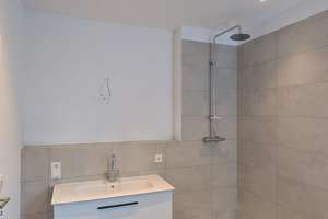 Neues 3-Zimmer-Zuhause mit Innenterrasse für junge Familien oder Paare in ruhiger Lage – 40239 Düsseltal, Düsseldorf – Vorschaubild 10