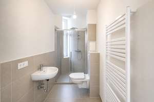 Renovierte 2,5-Zimmer-Altbauwohnung mit Westbalkon (WE20) – Die vollständige Adresse der Immobilie erhältst du vom Anbieter., 13359 Gesundbrunnen, Berlin – Vorschaubild 5