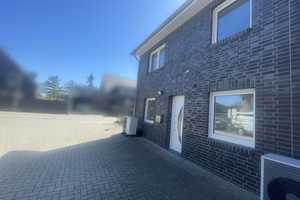 Reihenendhaus / Erstbezug / Energieeffizienzklasse A+ / Wohnkomfort auf drei Etagen – Friesland (Kreis) – Vorschaubild 2