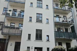 Leipzig-Reudnitz - Gepflegte 2-Zimmer-Eigentumswohnung  – Balkon, Aufzug, Echtholzparkett