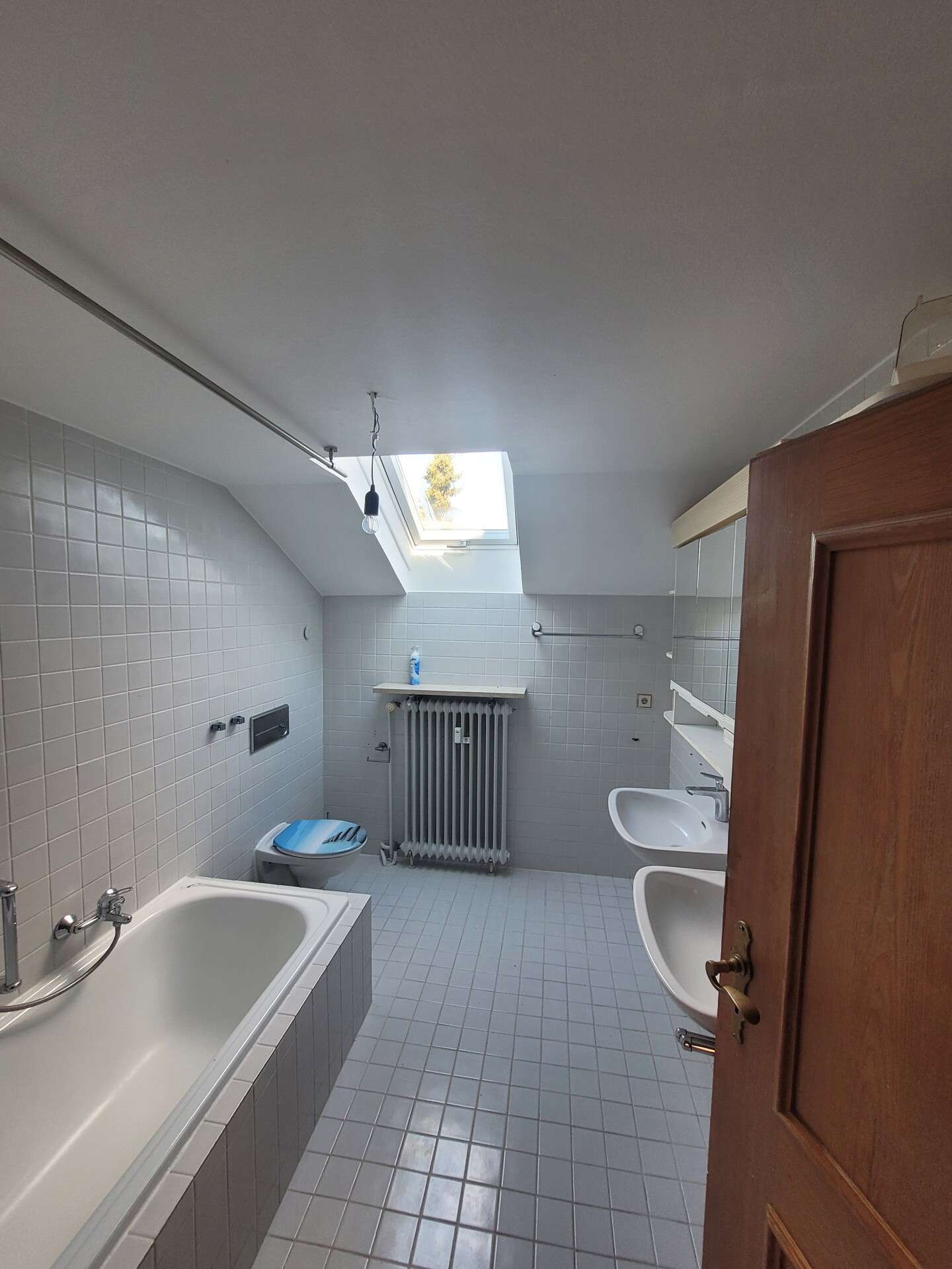 Immobilie in Gmund - Panoramablick & Ausbaupotential - einzigartige Dachgeschosswohnung in Seenähe - Bild 3