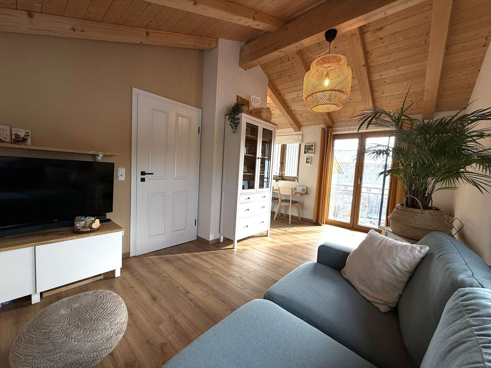 Immobilie in Eiselfing - idyllische Haushälfte in Weilerlage: neuwertige 3-Zimmer mit kl. Garten - Bild 4